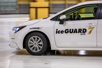 北海道・旭川にある横浜ゴムの「TTCH」に新設された屋内氷盤旋回試験場は、2023年1月に運用が開始された。ここでは主に冬用タイヤの氷上旋回性能テストが行われる。氷盤旋回の屋内試験施設としては、国内最大規模を誇るという。