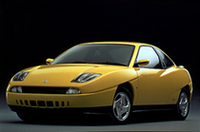 
	クーペ・フィアット
	
	
	絲山秋子（いとやま・あきこ）
	作家。2003年、第96回文學界新人賞受賞（「イッツ・オンリー・トーク」）。2004年、NAVI5月号から10月号まで『スモールトーク』を連載。「袋小路の男」で、第30回川端康成文学賞受賞。2005年、書き下ろし単行本『逃亡くそたわけ』（中央公論新社）を刊行予定。
	 