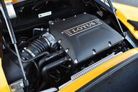 ミドシップ搭載されるスーパーチャージャー付き3.5リッターV6エンジン。スーパーチャージャーの容量拡大や水冷式インタークーラーの採用などにより、大幅な出力向上を果たしている。