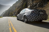 デビューは2013年1月のデトロイトショーとうわさされる。とすると、発売は春ごろだろうか？