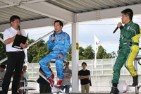 「フォルクスワーゲン・ゴルフが原点」という中谷明彦さんと荒聖治さんが、レースやGTIを話題にトークショーを行った。