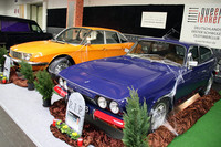 隣には英国車「リライアント・シミター」。