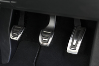 「ゴルフR」のMT仕様に装備される、アルミ製のABCペダル。