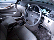 全長×全幅×全高＝4365×1695×1470mm/ホイールベース＝2600mm/車重＝1040kg/駆動方式＝FF/1.5リッターDOHC16バルブ(110ps/6000rpm、14.6kgm/4200rpm)/車両本体価格＝151.8万円(テスト車は、174.9万円/ナビシステム＋アルミホイール)