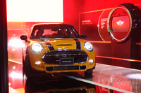 「MINIクーパーS」
    