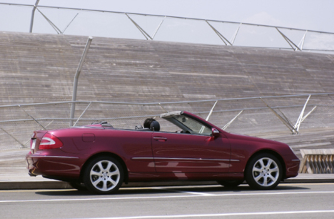 【スペック】全長×全幅×全高＝4640×1740×1415mm/ホイールベース＝2715mm/車重＝1730kg/駆動方式＝FR/3.2リッターV6 SOHC18バルブ（218ps/5700rpm、31.6kgm/3000-4600rpm）/車両本体価格＝780.0万円（テスト車＝同じ）