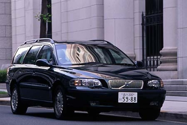 【スペック】全長×全幅×全高＝4710×1815×1470mm/ホイールベース＝2755mm/車重＝1600kg/駆動方式＝FF/2.4リッター直5DOHC20バルブ(170ps/5900rpm、23.5kgm/4500rpm)/車両本体価格＝460.0万円(テスト車＝557.0万円) 