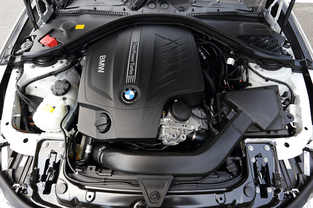 BMW 335iツーリング Mスポーツ（FR/8AT）【試乗記】 ワゴンのふりを 