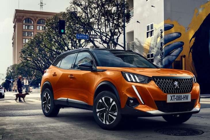 新型「プジョーSUV 2008」。電気自動車バージョンの「SUV e-2008」も同時にデビューした。