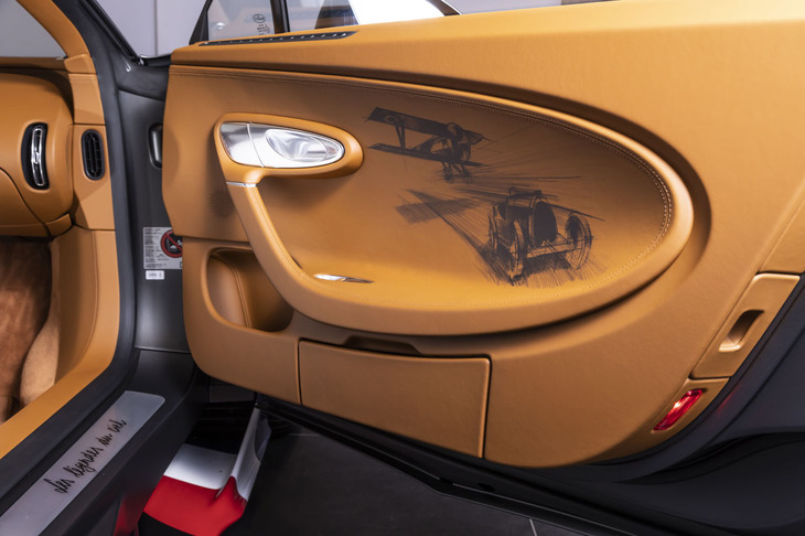ブガッティ・シロン スポーツ“レ・レジェンド・デュ・シエル”（ドアのインナーパネル）