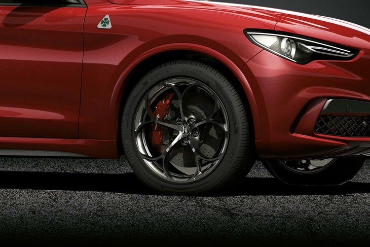 ホイールは各車、2タイプからセレクト可能。