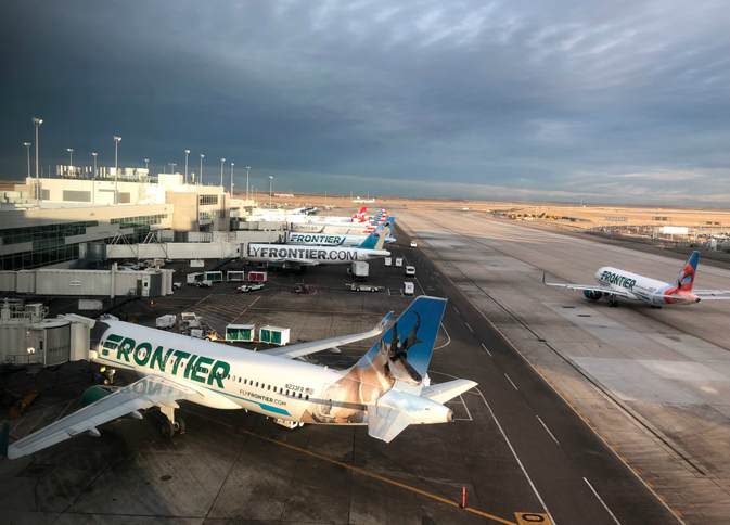 以下の写真は「iPhone X」にて撮影。米国デンバー空港にて。