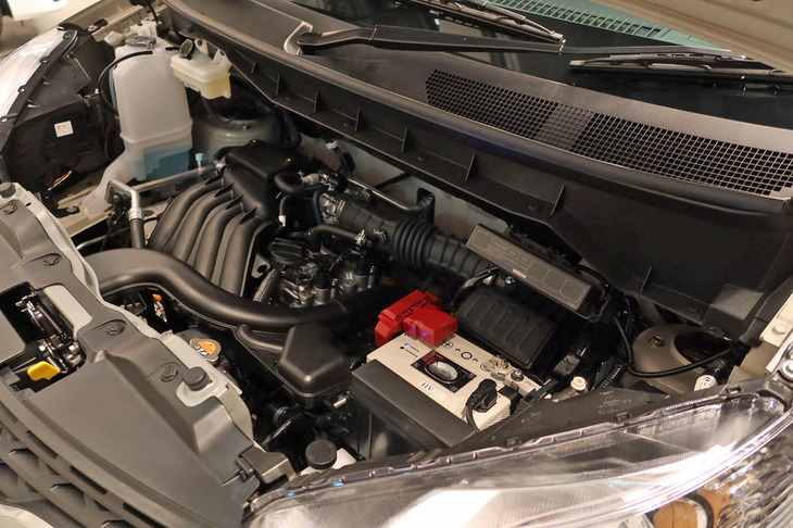 日産NV200バネットMYROOM（エンジンルーム）