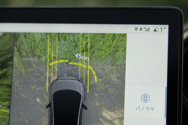 障害物に接近すると対象との距離が表示されるのも便利だ。