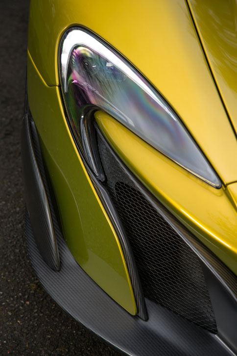 空力性能の向上が図られており、フロントスプリッターを大型化するなどして「650S」よりダウンフォースが40％も高められている。