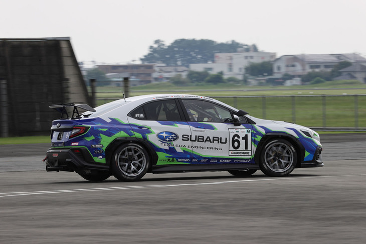 スーパー耐久ST-Qクラスに参戦する「ハイパフォーマンスX」は、CN（カーボンニュートラル）燃料で走るだけでなく、同社の最新技術のテストベッドとしての役割も担う重要なマシン。ベールに包まれた最新レーシングカーの中身をひも解きます。（photo：北畠主税）