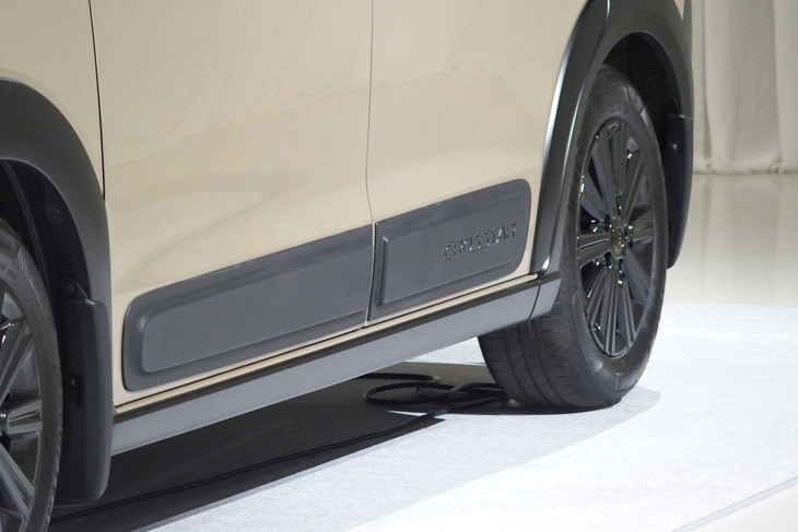 ホンダ・フリード クロスター（ボディーサイドモール）