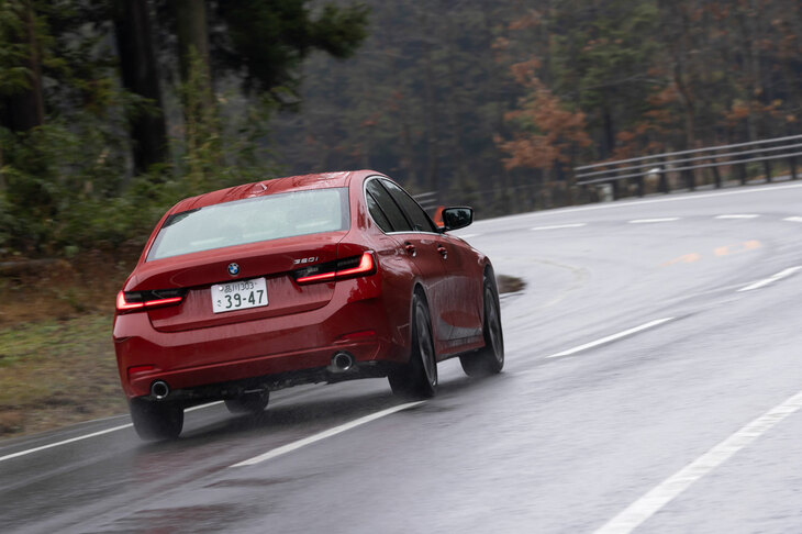 気持ちのよいエンジンフィールと、FRならではの自然なハンドリングを味わえる「BMW 320iエクスクルーシブ」。過度な刺激はないが、普段使いでほどよいスポーティネスを味わえる、絶妙なスポーツセダンといえるだろう。