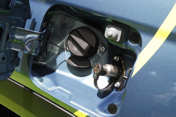 スズキ・ビクトリス（CNG＜圧縮天然ガス＞／CBG＜圧縮バイオメタンガス＞仕様）