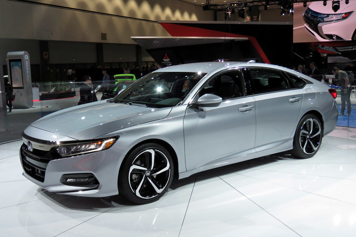 「トヨタ・カムリ」と並び、北米のミドルクラスセダン市場で高い人気を誇る「ホンダ・アコード」。