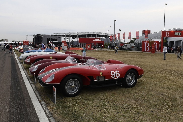 コンクールデレガンスの様子。