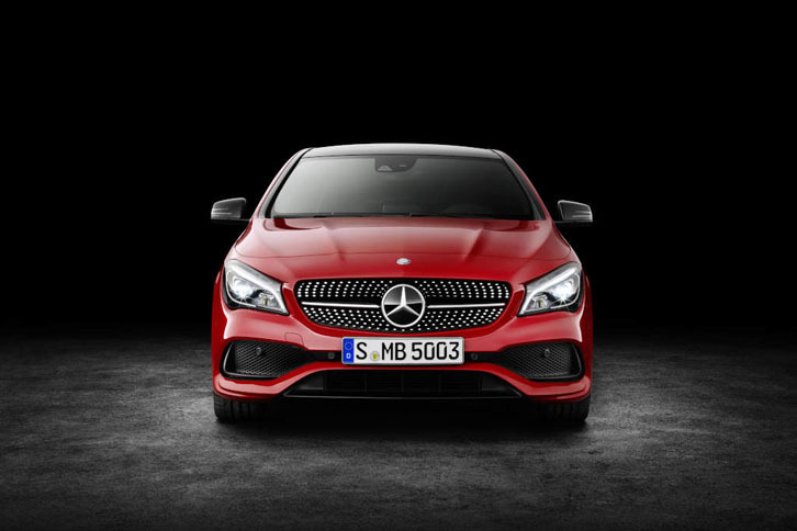 「メルセデス・ベンツCLA200d 4MATIC」。ボディーカラーは「ジュピターレッド」。
			 