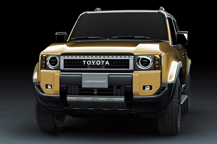 シンプルで力強いサイドやリアと比べると、フロントマスクはやや複雑で細かい造作となっており、ここだけ若干、イメージが違って感じられる。
	ほった「……確かに、ちょっと前に話題になった、某中古車屋さんがつくった顔だけ『60』の『80ランクル』みたいな印象はありますね」
	清水「そんなのあるの？」