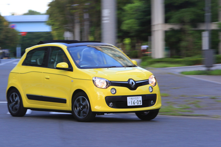 燃費はJC08モード計測で21.7km/リッターと公称されている。