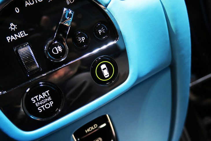 ロールス・ロイス・ブラックバッジ・ゴースト（スイッチパネル）