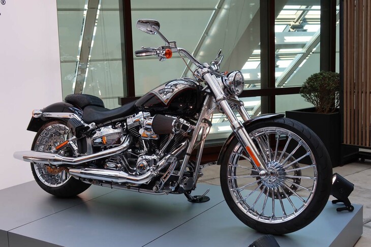 ハーレーダビッドソンCVOブレイクアウト