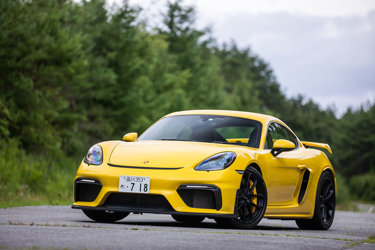 「ポルシェ718ケイマンGT4」は、最高出力420PSを発生する自然吸気の4リッター水平対向6気筒エンジンに、6段MTを組み合わせた高性能モデル。2019年6月に本国で発表された。