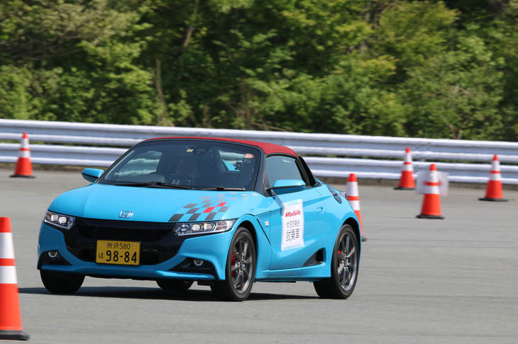 ホンダの純正カスタマイズブランド、Modulo（モデューロ）の体験試乗会では、ディーラーで購入可能な純正カスタムパーツを装着したデモカーに試乗できた。ドレスアップアイテムだけでなくスポーツサスペンションもそろえるモデューロだけに、デモカーの乗車は標準車との違いを確かめる貴重な機会となったはずだ。