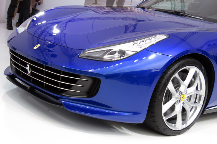 フェラーリGTC4ルッソT（エクステリア）