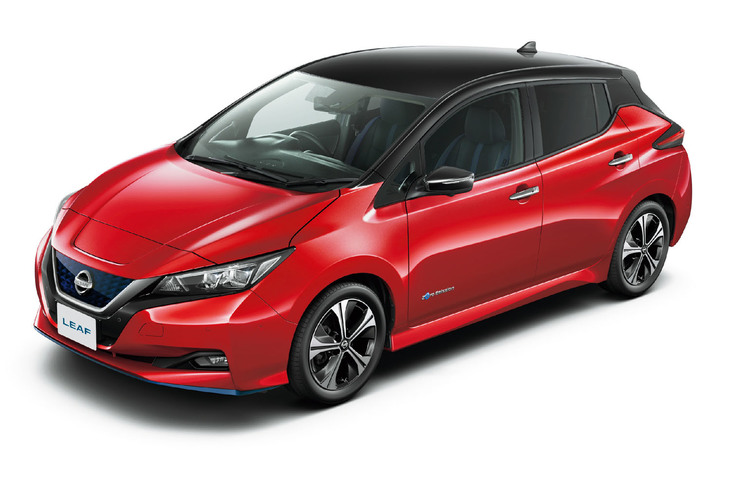 「日産リーフ」の車両本体価格は332万6400円から。より大きな62kWhバッテリーを搭載した「リーフe＋」は441万1000円から。