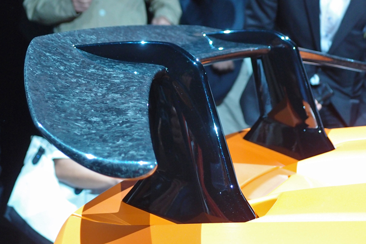 ウラカン ペルフォルマンテ（リアアクティブウイング）