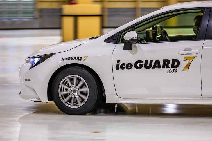 北海道・旭川にある横浜ゴムの「TTCH」に新設された屋内氷盤旋回試験場は、2023年1月に運用が開始された。ここでは主に冬用タイヤの氷上旋回性能テストが行われる。氷盤旋回の屋内試験施設としては、国内最大規模を誇るという。