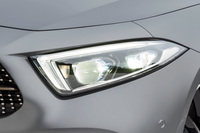 永福：「このヘッドランプ！ 絶対なにかの動物ですよね」
	明照寺：「そうですか？」
	ほった：「そういえば、発表前のティザーイメージはL字形に光るヘッドランプを強調したものでしたね～」