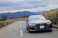 アウディA8 55 TFSIクワトロ