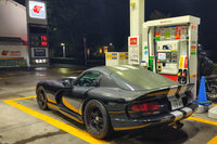 遠出前の儀式といえば、寝ぼけまなこでの給油である。そういえば、ガソリンの二重課税がついに解消されましたね。今となってはリッター175円のハイオク価格も懐かしい。