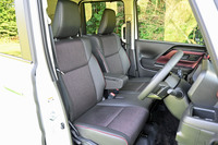 「スズキ・スペーシア」がフルモデルチェンジ　後席の座面に新機軸を採用の画像