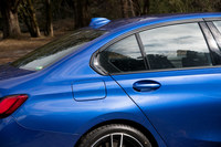 BMW製セダンの伝統となっている“ホフマイスターキンク”と呼ばれるウィンドウ後端の処理は、よりCピラーと一体的なデザインとなった。