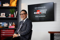 東京オートサロン2022のTOYOTA GAZOO Racingオンラインプレスカンファレンスに登場したトヨタ自動車代表取締役社長（当時）の豊田章男氏。