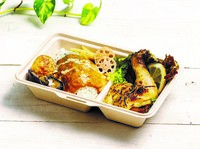 「マイルドバターカレー×グリルハーブチキンコンフィ」。カレーは日替わりメニューで提供される。