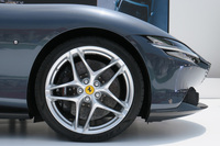 フェラーリが「ローマ スパイダー」を日本初公開　最新のオープンモデルが早くも日本上陸の画像