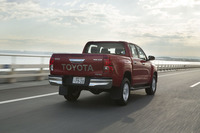 今回は、高速道路を主体に160kmほどの道のりを試乗。燃費は満タン法で10.2km/リッター、車載の燃費計で9.5km/リッターを記録した。JC08モードの燃費値は、11.8km/リッター。