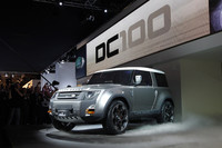 2011年9月のフランクフルトモーターショーで発表されたコンセプトカー「ランドローバーDC100」。