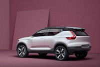 「ボルボ・コンセプト40」（ワゴン）。