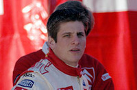 若手有望株のフランソワ・デュバルは、1980年11月18日生まれ、現在24歳のベルギー人ドライバーだ。