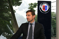 カーボンを随所に使用した「7シリーズ」の軽量ボディー構造、カーボンコアは「B7ビターボ」にも受け継がれている。ガンザー氏は「アルピナとしても剛性強化だけでなく、車重の軽減にも役立っています」と語った。