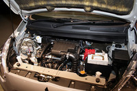 1リッター直3MIVECエンジンは69psと8.8kgmを発生。